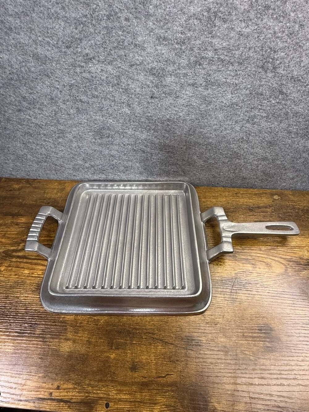 Wilton Armetale Gourmet Grillware Square Griddle with Handle
